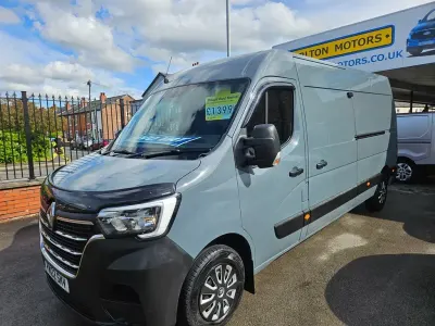 Usado Renault Master Business 2022 Gris Monovolumen