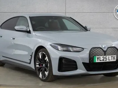 Begagnad BMW i4 M Sport 246 kW (335 HK) 2025 Grå Sedan