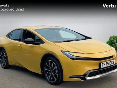 Used Toyota Prius 223 HP (164 kW) 2025 Yellow Hatchback