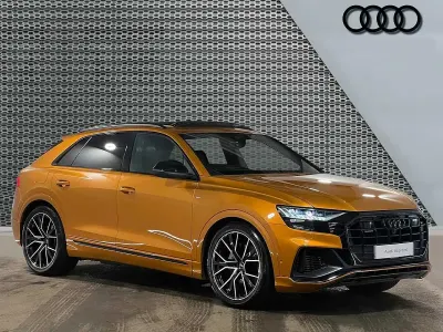 Used Audi Q8 Comfort 340 HP (250 kW) 2022 Orange SUV