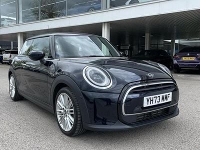 Używany Mini Cooper Exclusive 134 KM (98 kW) 2023 Czarny Hatchback