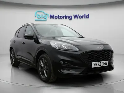 Second-hand Ford Kuga ST-Line 225 CP (165 kW) 2022 Negru SUV