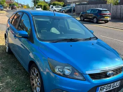 Used Ford Focus Zetec 2009 Blue Hatchback