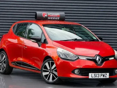 Used Renault Clio Dynamique 90 HP (66 kW) 2013 Red Hatchback