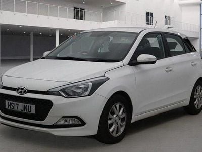 Used Hyundai i20 SE 100 HP (73 kW) 2017 White Hatchback
