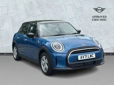 Used Mini Cooper Classic 136 HP (100 kW) 2021 Blue Hatchback