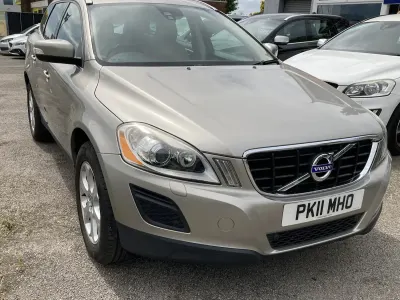 Used Volvo XC60 SE Lux 205 HP (150 kW) 2011 Gold SUV
