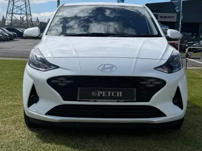 Käytetty Hyundai i10 Premium 62 HP (45 kW) 2025 Valkoinen Viistoperä