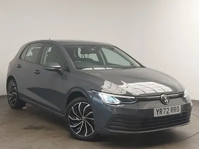 Usado VW Golf VIII Life 150 CV (110 kW) 2022 Gris Utilitario