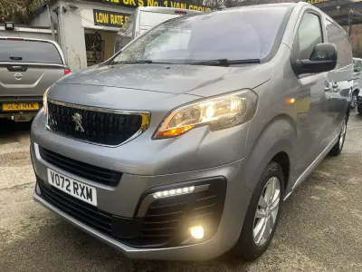 Begagnad Peugeot Expert Premium 2022 Grå Van