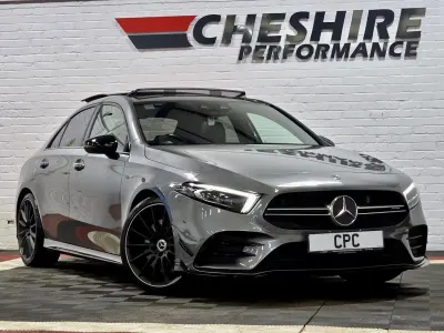 Usado Mercedes A35 AMG AMG 302 HP (222 kW) 2020 Cinzento Sedan