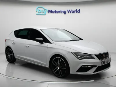 Used Seat Leon Cupra 290 290 HP (213 kW) 2019 White Hatchback