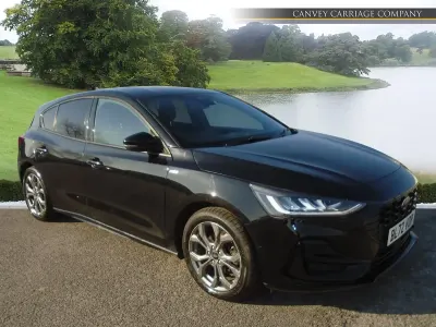Gebraucht Ford Focus ST-Line 125 PS (91 kW) 2023 Schwarz Kleinwagen