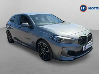 Usado BMW M135 306 CV (225 kW) 2023 Gris Utilitario