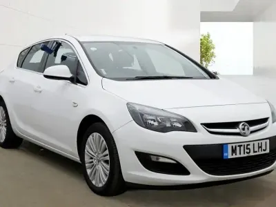 Usado Vauxhall Astra Excite 100 CV (73 kW) 2015 Blanco Utilitario