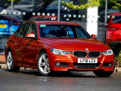 Begagnad BMW 330e M Sport 252 HK (185 kW) 2018 Orange Sedan