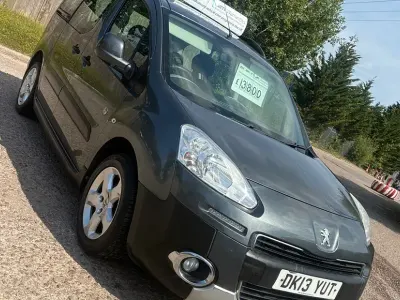 Used Peugeot TePee Outdoor 92 HP (67 kW) 2013 Estate