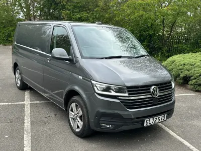 Usado VW Transporter Highline 204 CV (150 kW) 2023 Gris Van