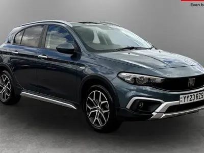 Begagnad Fiat Tipo Cross 131 HK (96 kW) 2023 Halvkombi