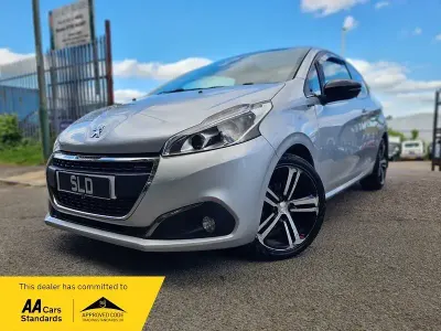 Used Peugeot 208 GT-line 100 HP (73 kW) 2016 Silver Hatchback