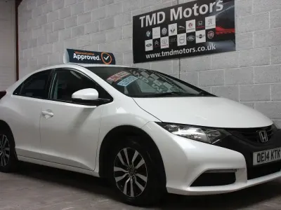 Used Honda Civic S 120 HP (88 kW) 2014 White Hatchback