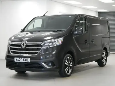 Używany Renault Trafic 150 KM (110 kW) 2023 Czarny