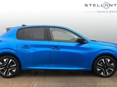Używany Peugeot 208 Allure 99 KM (72 kW) 2025 Niebieski Hatchback