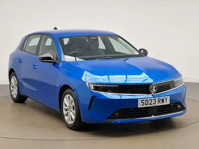 Used Vauxhall Astra Design Edition 130 HP (95 kW) 2023 Blue Hatchback