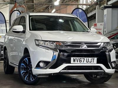 Used Mitsubishi Outlander P-HEV 200 HP (147 kW) 2017 White Estate