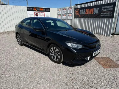Używany Honda Civic SE 126 KM (92 kW) 2020 Czarny Hatchback