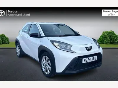 Used Toyota Aygo X PURE 72 HP (52 kW) 2024 White SUV