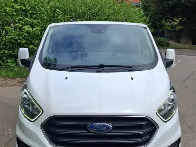 Used Ford Transit Custom Limited 130 HP (95 kW) 2020 White Van