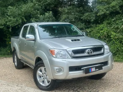 Used Toyota HiLux 171 HP (125 kW) 2010 Silver Pickup