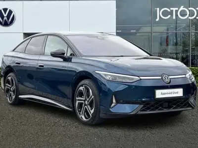 Begagnad VW ID.7 GTX 250 kW (340 HK) 2025 Blå Halvkombi