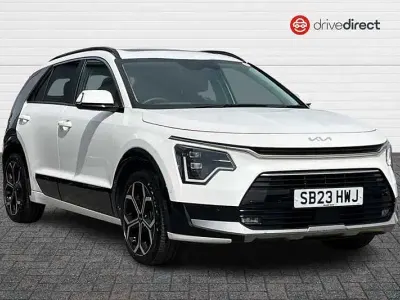 Used Kia Niro 2023 White SUV
