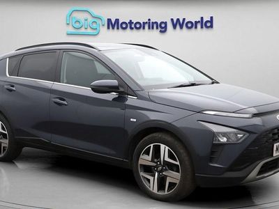 Begagnad Hyundai Bayon Premium 101 HK (74 kW) 2023 Grå SUV