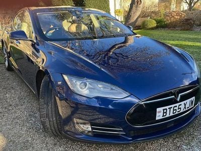 Blue Used 2015 Tesla Model S Hatchback | £13,990 (Good price)
