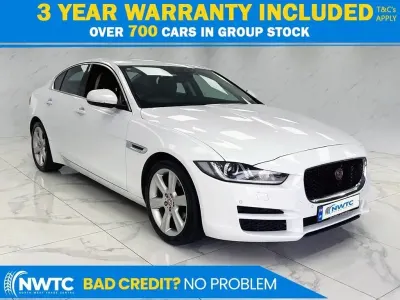 Używany Jaguar XE Portfolio 180 KM (132 kW) 2015 Biały Sedan/Limuzyna