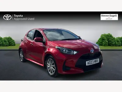 Used Toyota Yaris Hybrid 2023 Red Hatchback