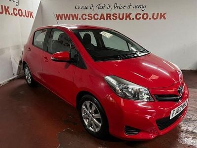 Used Toyota Yaris Multidrive S 101 HP (74 kW) 2013 Red Hatchback