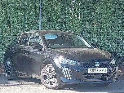 Second-hand Peugeot 208 Allure 101 CP (74 kW) 2025 Negru Hatchback