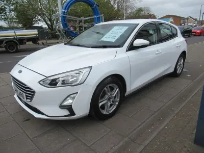 Used Ford Focus Zetec 2019 White Hatchback