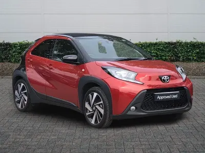 Used Toyota Aygo X 72 HP (52 kW) 2023 Red SUV