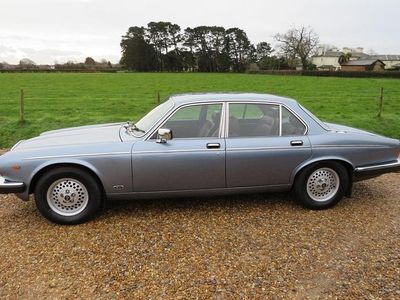 Used Daimler Double Six Serie 1 2020 Blue Sedan