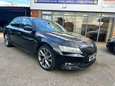 Usado Skoda Superb SportLine 190 HP (139 kW) 2017 Preto Citadino