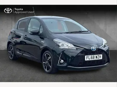 Used Toyota Yaris Hybrid Design 100 HP (73 kW) 2019 Black Hatchback