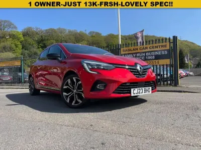 Used Renault Clio Techno 90 HP (66 kW) 2023 Red Hatchback