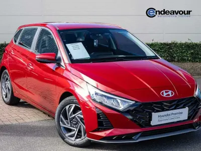 Used Hyundai i20 Advanced 100 HP (73 kW) 2025 Red Hatchback