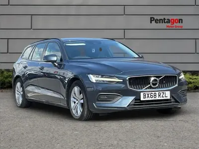 Used Volvo V60 Momentum 147 HP (108 kW) 2018 Blue Estate