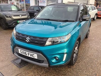Turquoise/black Used 2016 Suzuki Vitara SZ5 Estate | £9,999 (Fair price)
